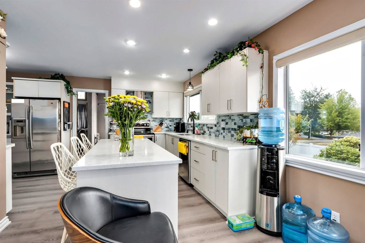 14441 Chartwell Dr - Photo 7 of 17