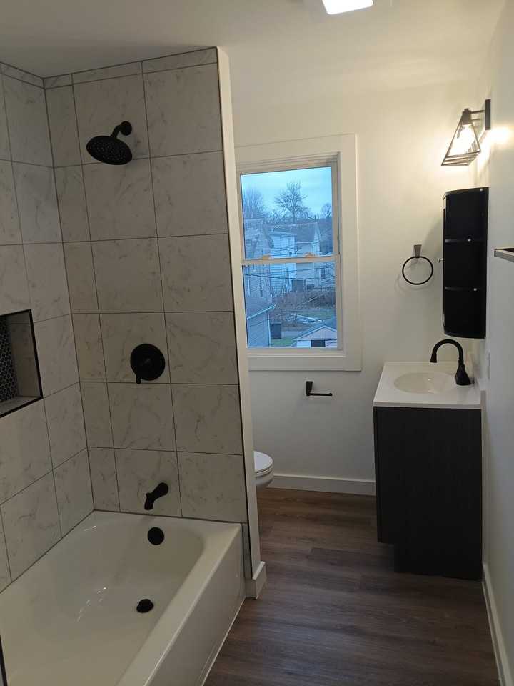 564 E Chestnut St #1 - Photo 3 of 3