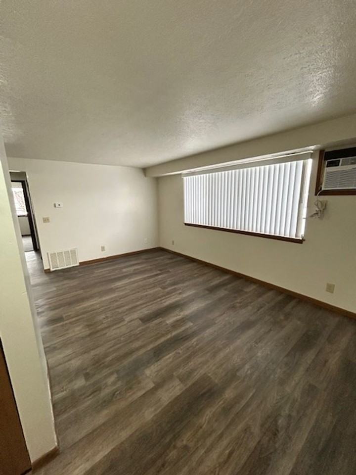 2207 Spansail Dr - Photo 4 of 11