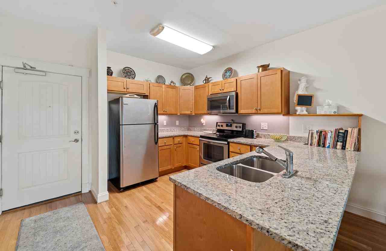 The Fountain Square Apartments - Photo 7 of 25