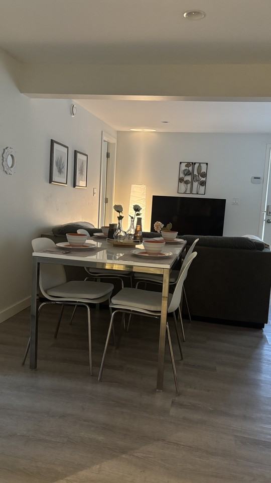 1093 Adderley St - Photo 2 of 15