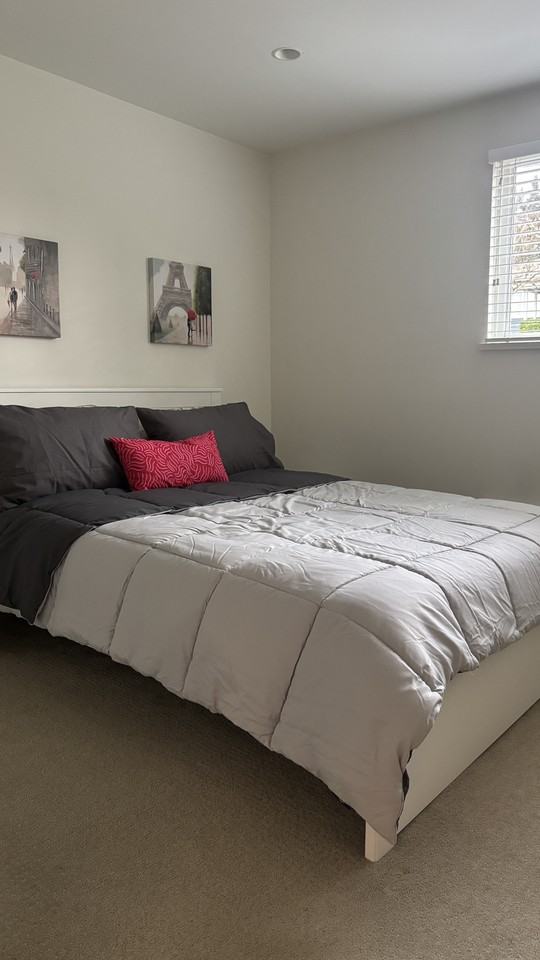 1093 Adderley St - Photo 6 of 15