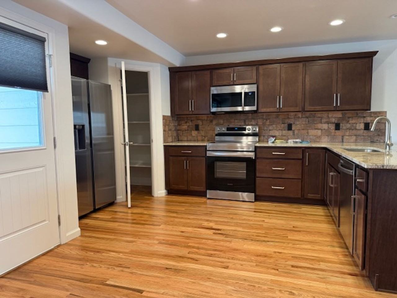 1615 Alyssaelaine Dr - Photo 4 of 41