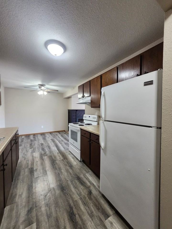 Green Acres Apartments - Photo 4 of 44