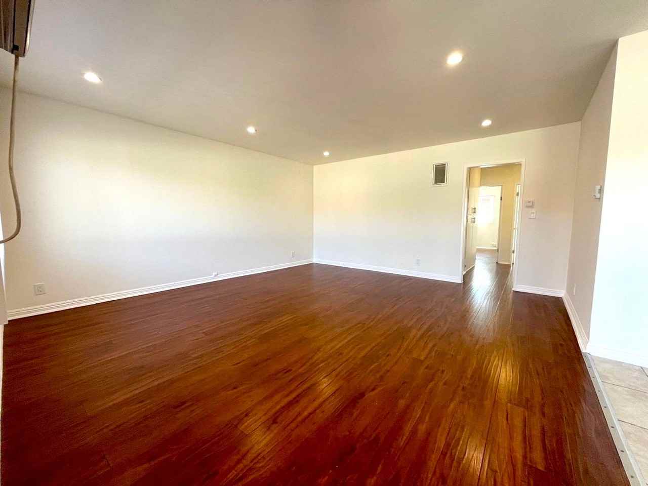 lan8145 - Photo 2 of 18