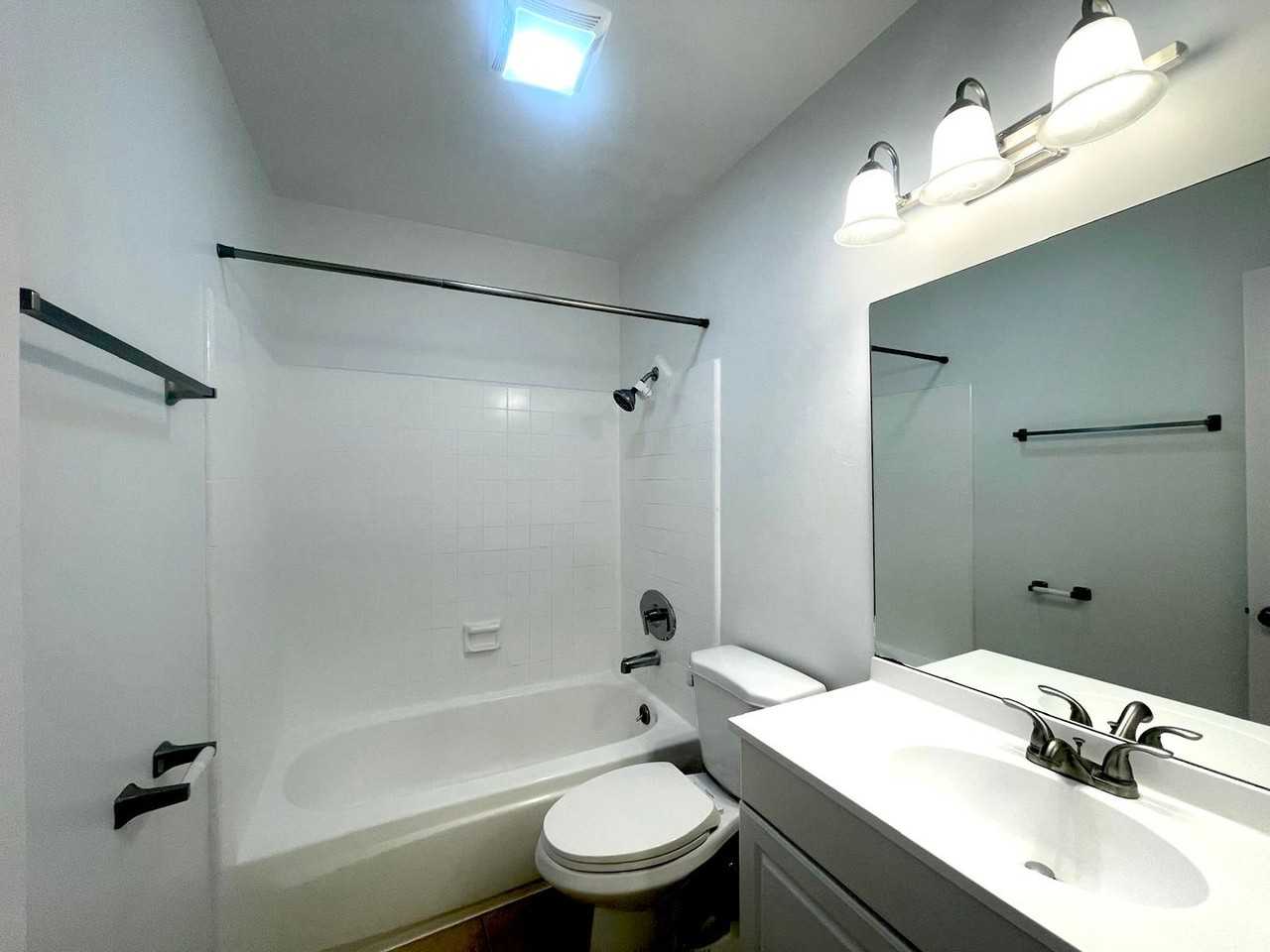 lan8145 - Photo 5 of 18