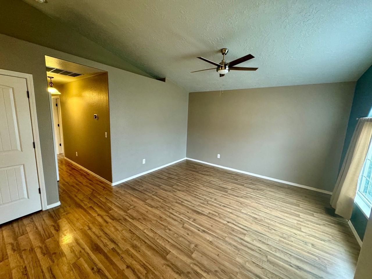 1178 N Shreveport Ave - Photo 3 of 22