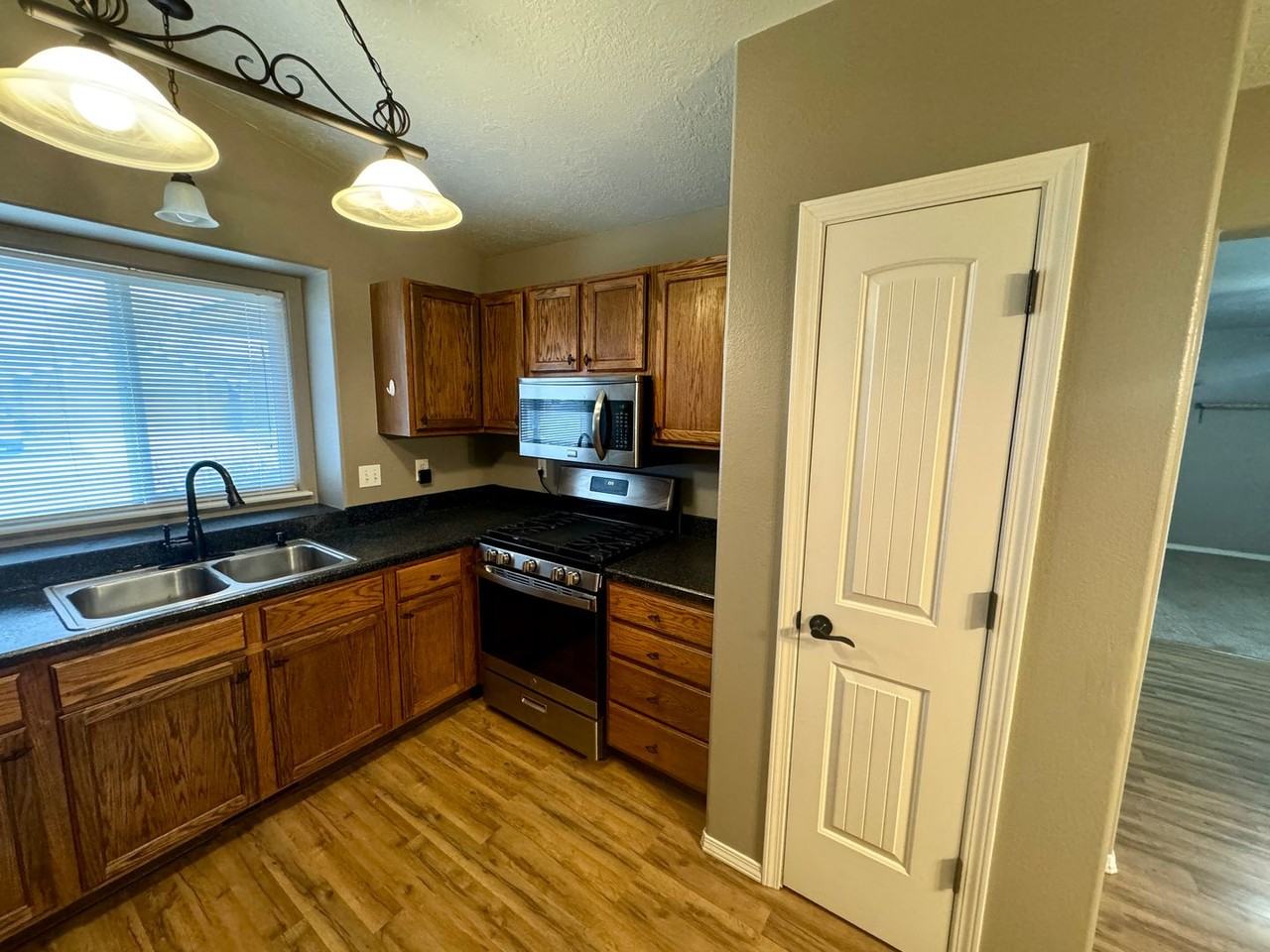 1178 N Shreveport Ave - Photo 7 of 22