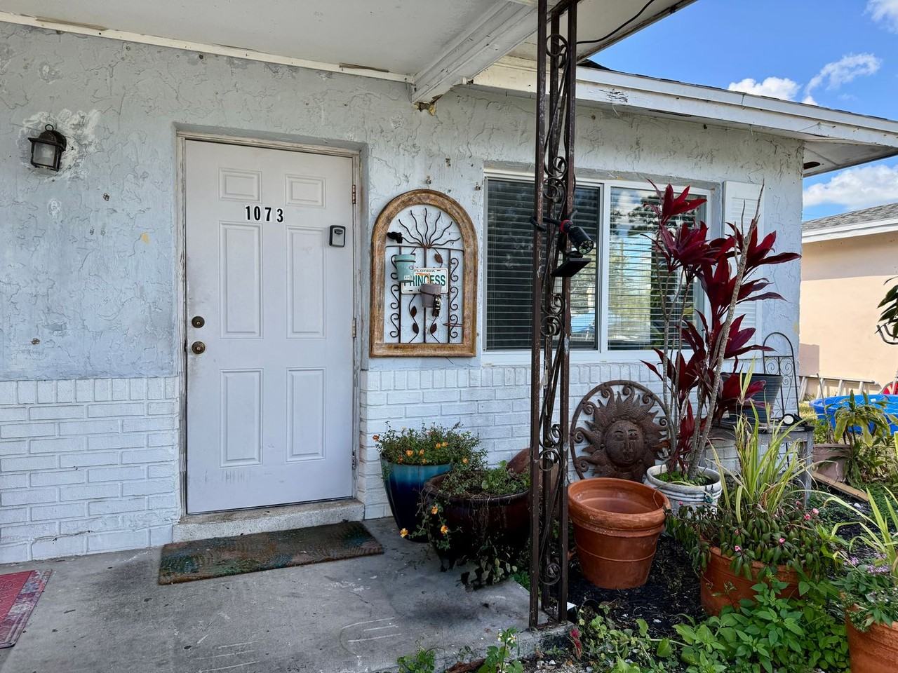 1073 San Remo Ave - Photo 4 of 26