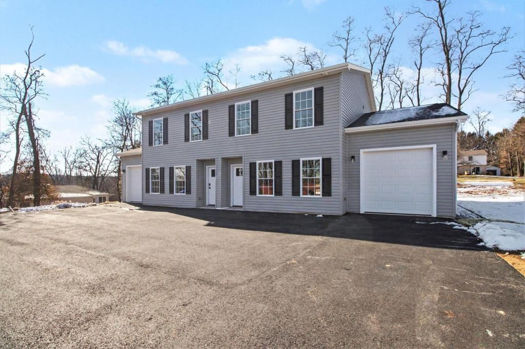 1355 Valley Green Rd - Photo 2 of 31