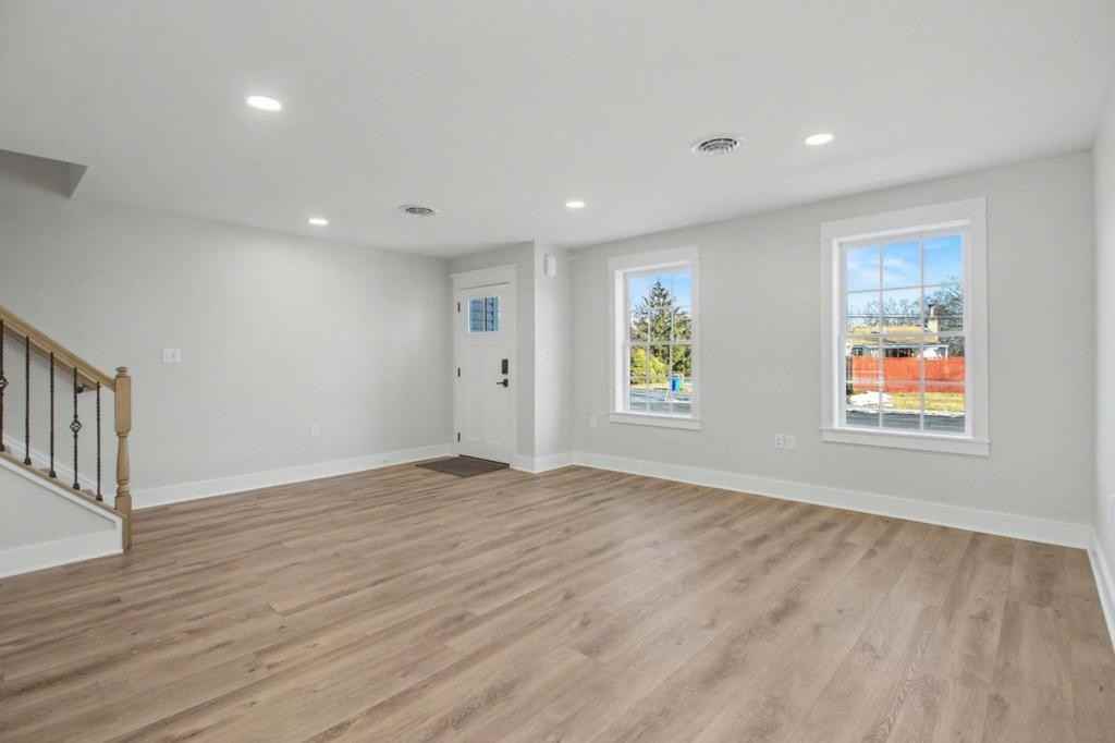 1355 Valley Green Rd - Photo 3 of 31