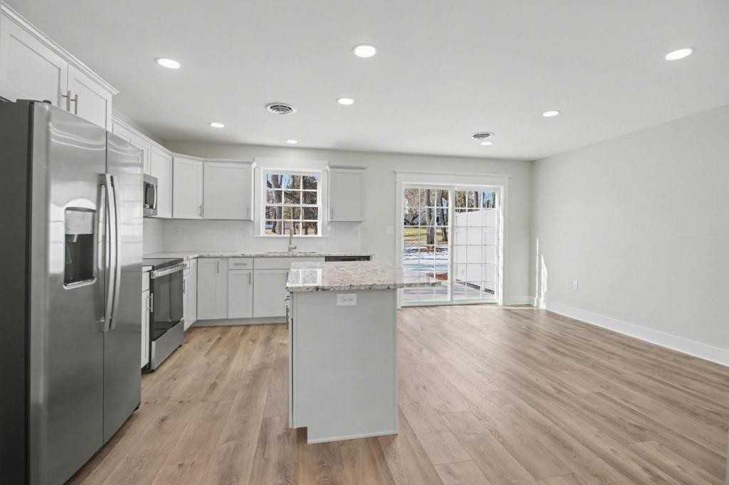 1355 Valley Green Rd - Photo 7 of 31