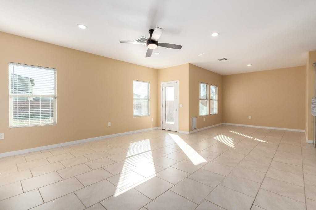 12742 E Joffroy Dr - Photo 3 of 30