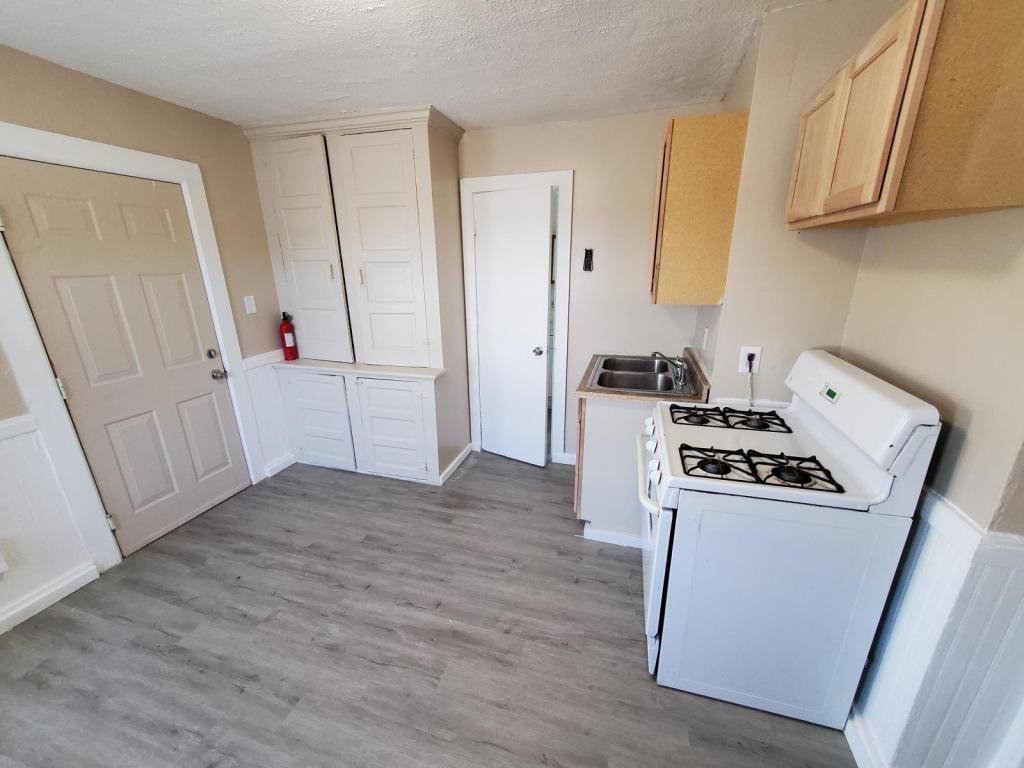 213 E Main St - Photo 2 of 9