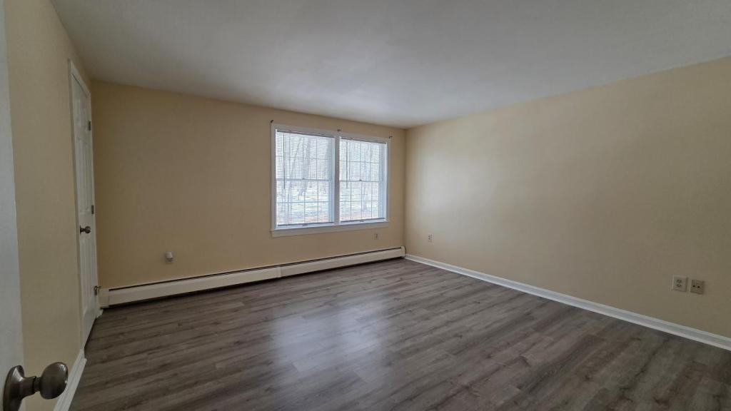 27 N Main St - Photo 5 of 12