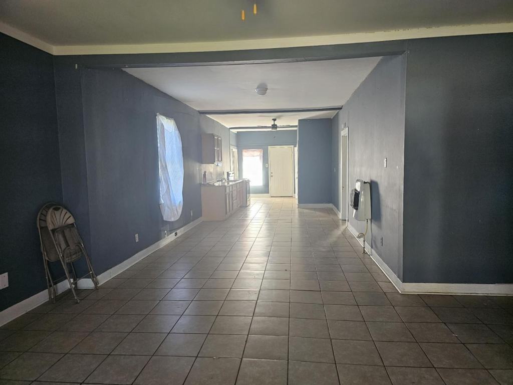 423 Inez St - Photo 3 of 8