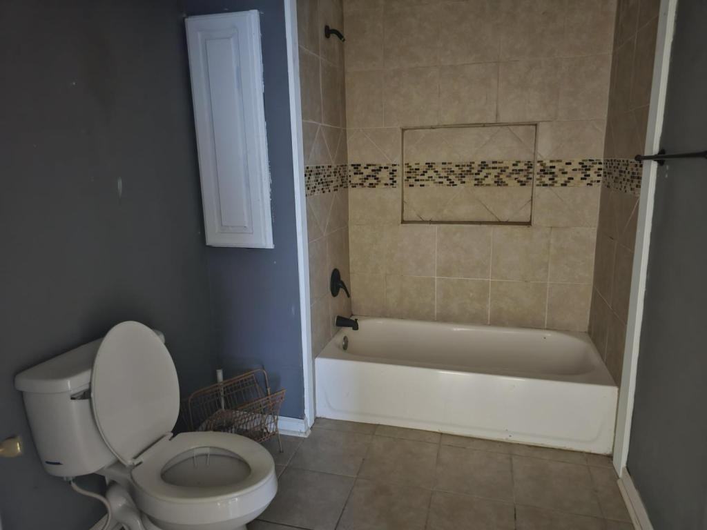 423 Inez St - Photo 6 of 8