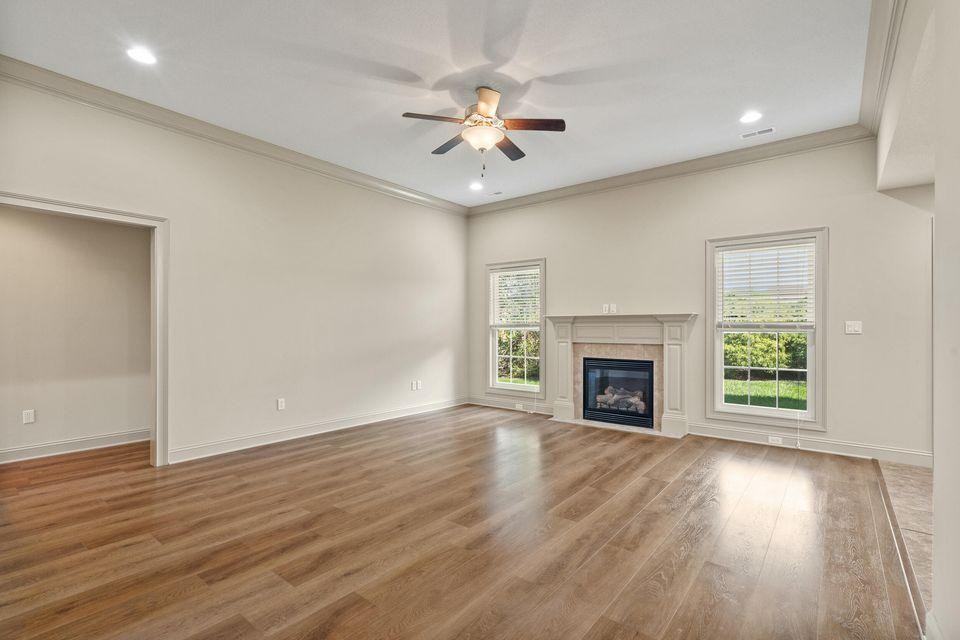 1811 Trellis Ln - Photo 2 of 24