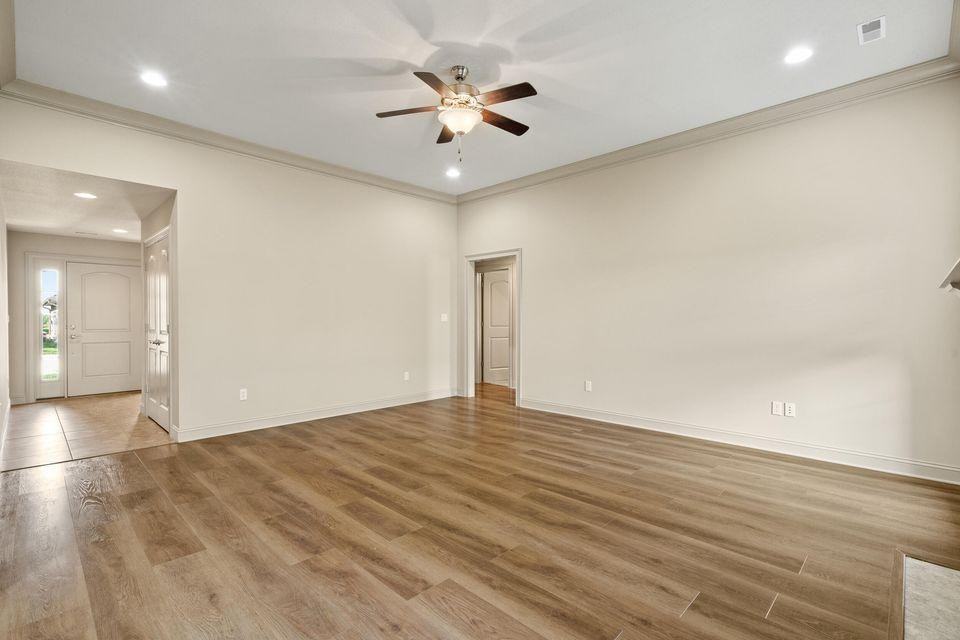 1811 Trellis Ln - Photo 5 of 24