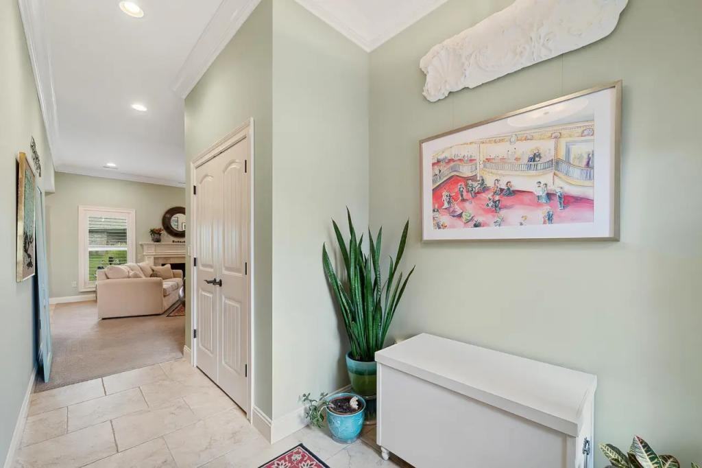 1808 Trellis Ln - Photo 4 of 33