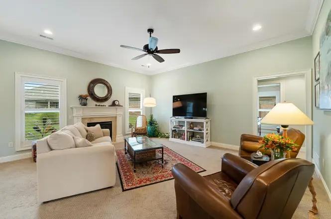 1808 Trellis Ln - Photo 5 of 33