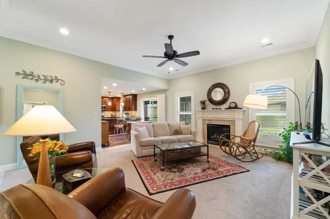 1808 Trellis Ln - Photo 6 of 33