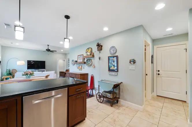 1808 Trellis Ln - Photo 7 of 33