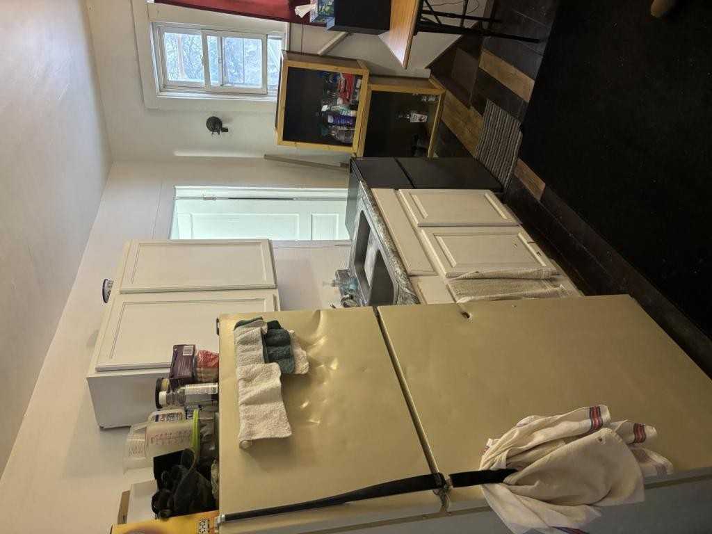 168 E 16th St - Photo 4 of 4