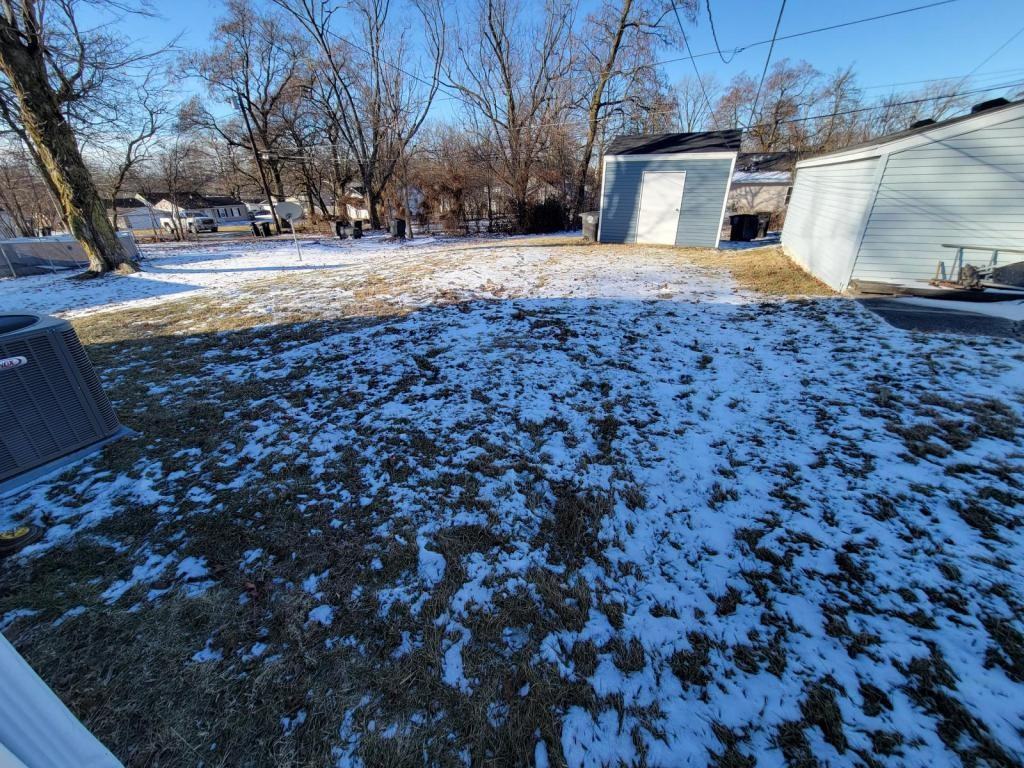 4922 S Harrison St - Photo 2 of 11