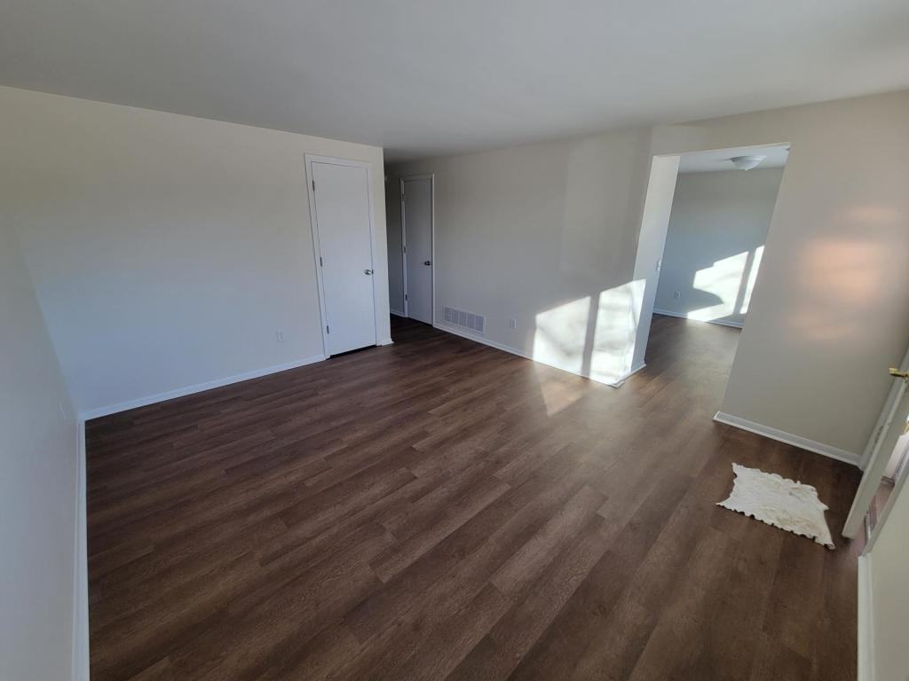 4922 S Harrison St - Photo 3 of 11