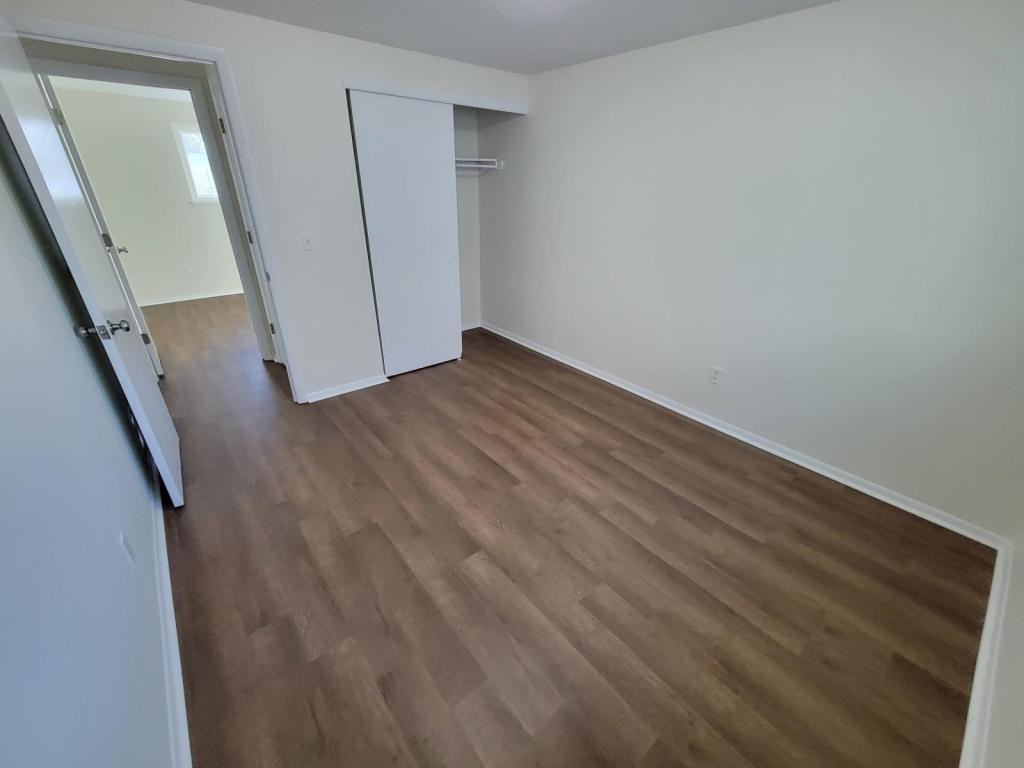 4922 S Harrison St - Photo 6 of 11