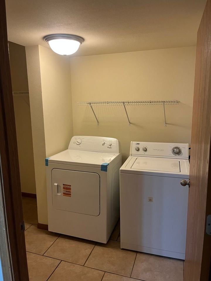 The Falls of Columbia - Photo 4 of 34