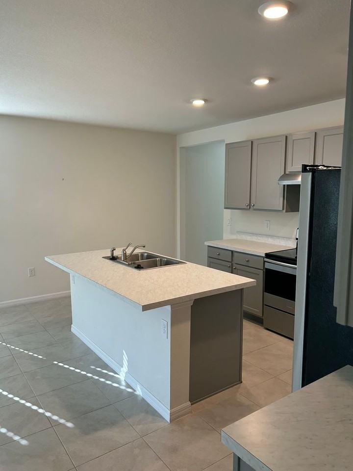 140 Old Mill Pond Rd - Photo 5 of 16