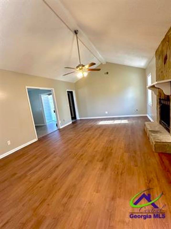 106 Countrywood Trl - Photo 4 of 9