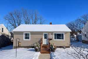 featured image of 215 N 10th Ave