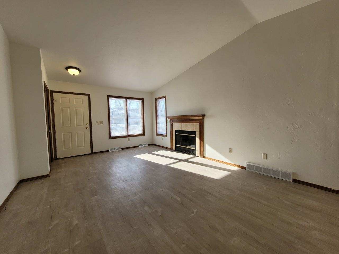 2010 2008/2 Schanock Dr #2010 - Photo 3 of 10