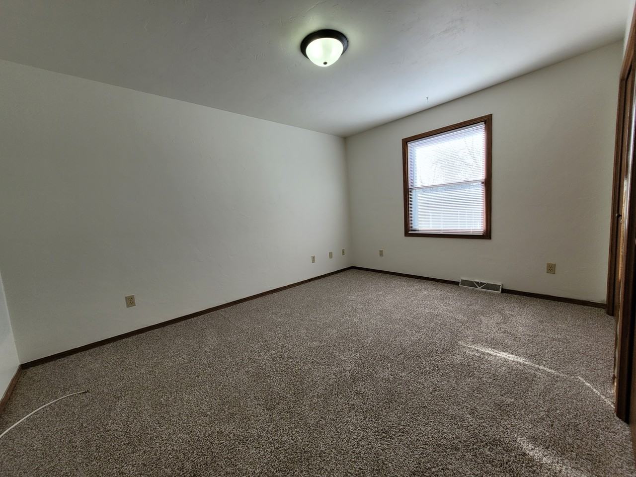 2083 2081/2 Schanock Dr #2083 - Photo 6 of 10