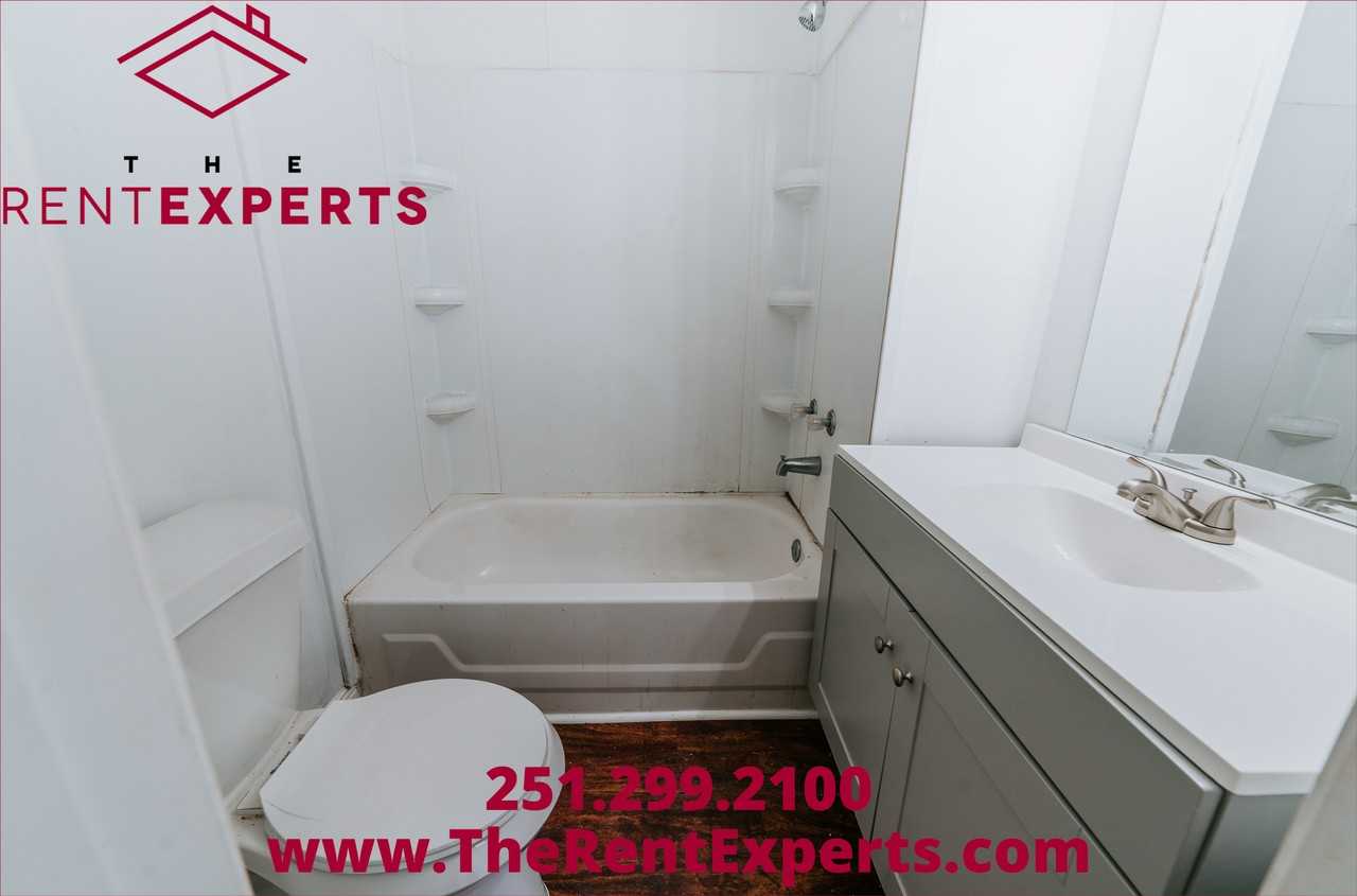 8666 Shaw St - Photo 5 of 28