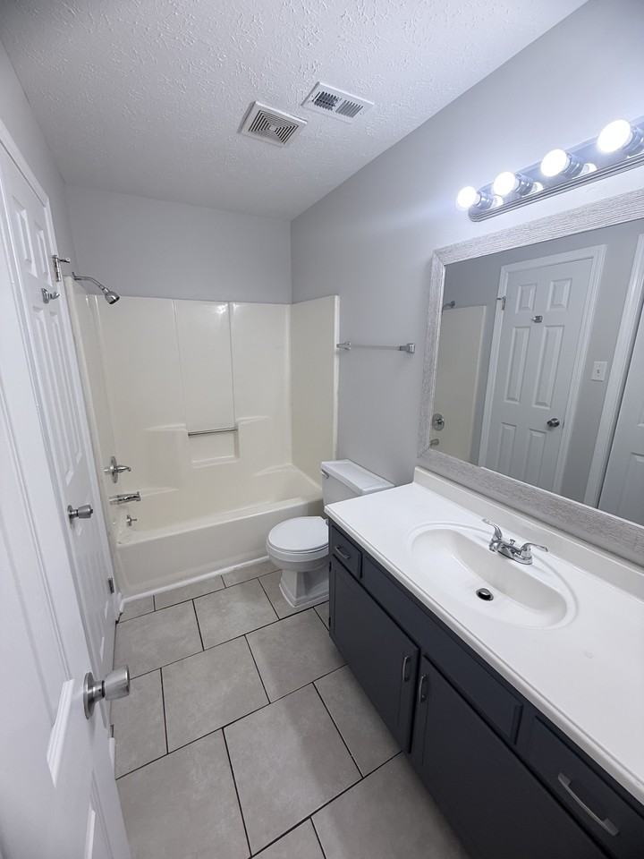 4149 Shipyard Walk . Units A&B #A - Photo 5 of 20