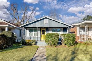 featured image of 824 W 47th St