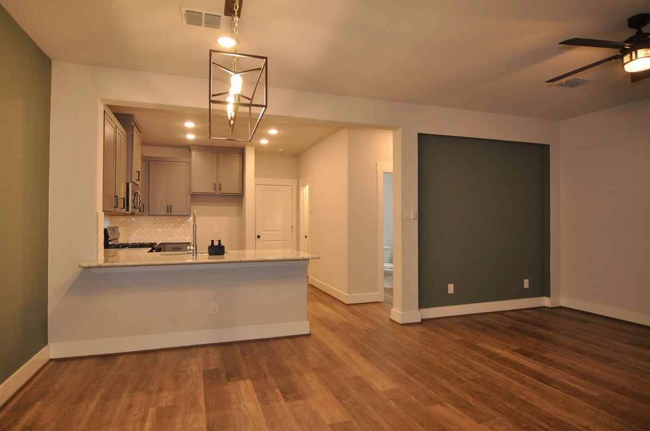 829 Crystal Oak Ln - Photo 4 of 26