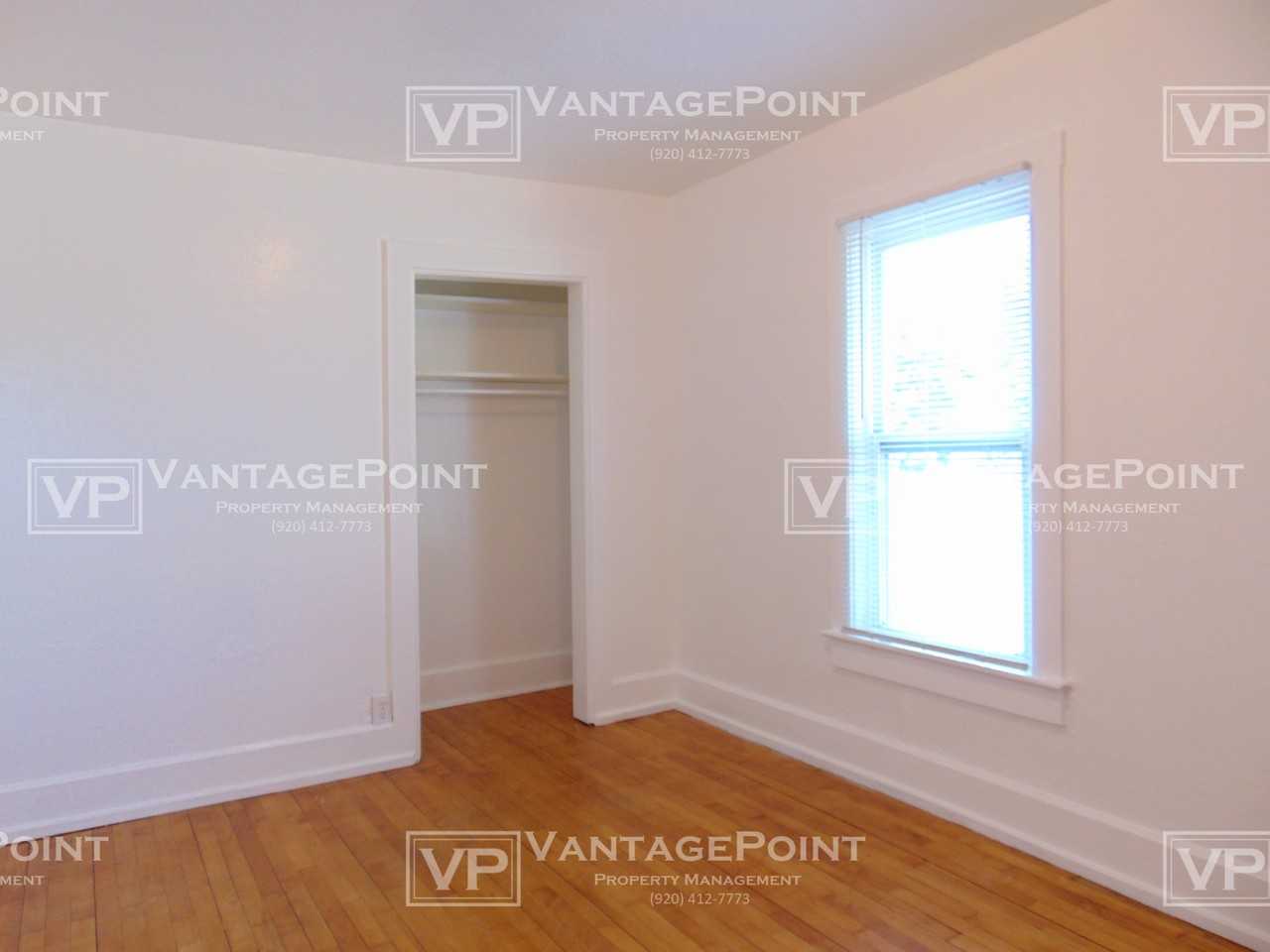 127 S Van Buren St - Photo 3 of 10