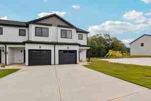 featured image of 900 Ac Little Dr