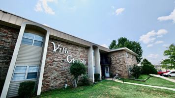 featured image of 1001 E Independence St