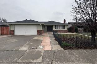 1005 Pasadena Ln - Photo 1 of 1