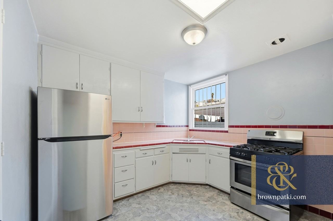 2251 Polk St - Photo 5 of 12