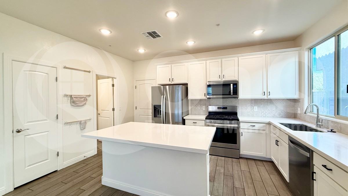 2494 N Heritage St - Photo 5 of 22