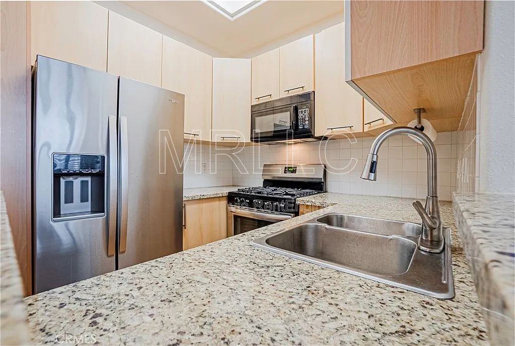 7111 La Tijera Blvd #D101 - Photo 7 of 17