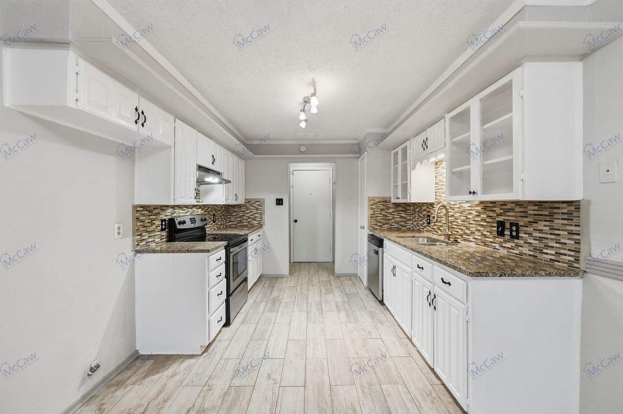 2602 Burningtree Ct - Photo 5 of 20