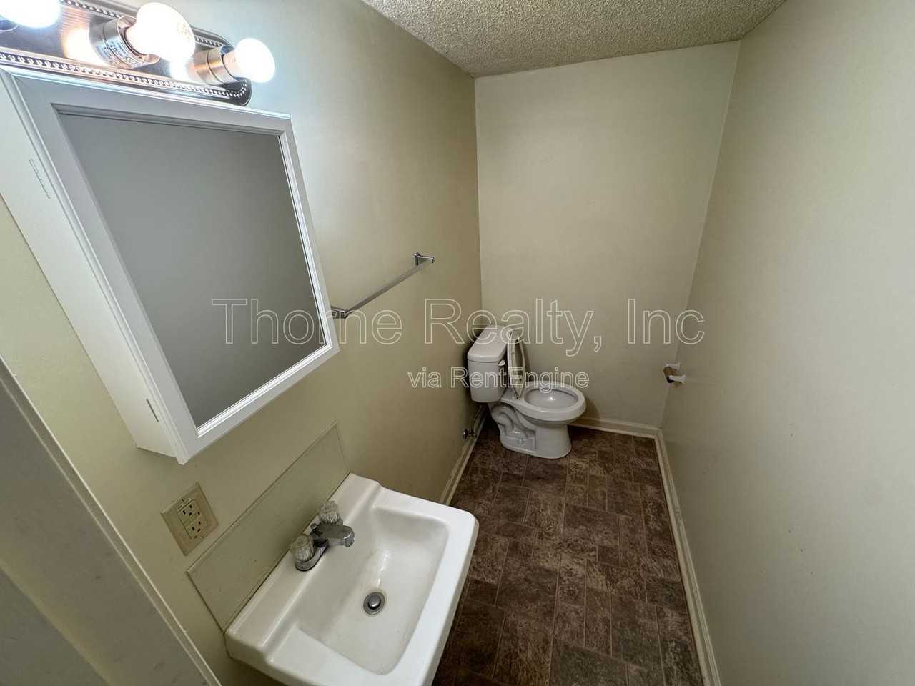 312 Sharpe Rd - Photo 4 of 11